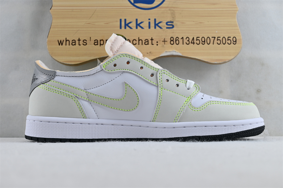 Air Jordan 1 Low 